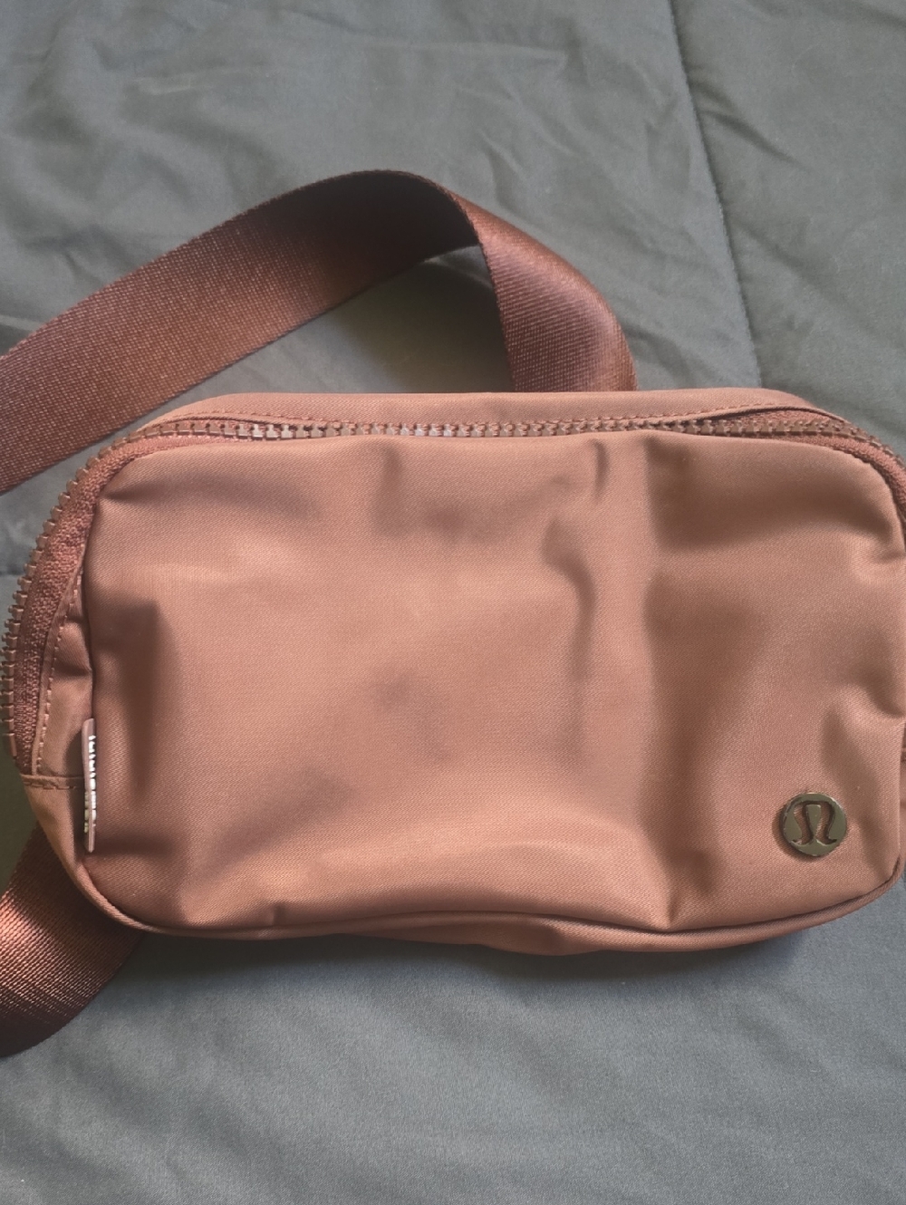 Lululemon Small Crossbody Belt Bag in Mauve